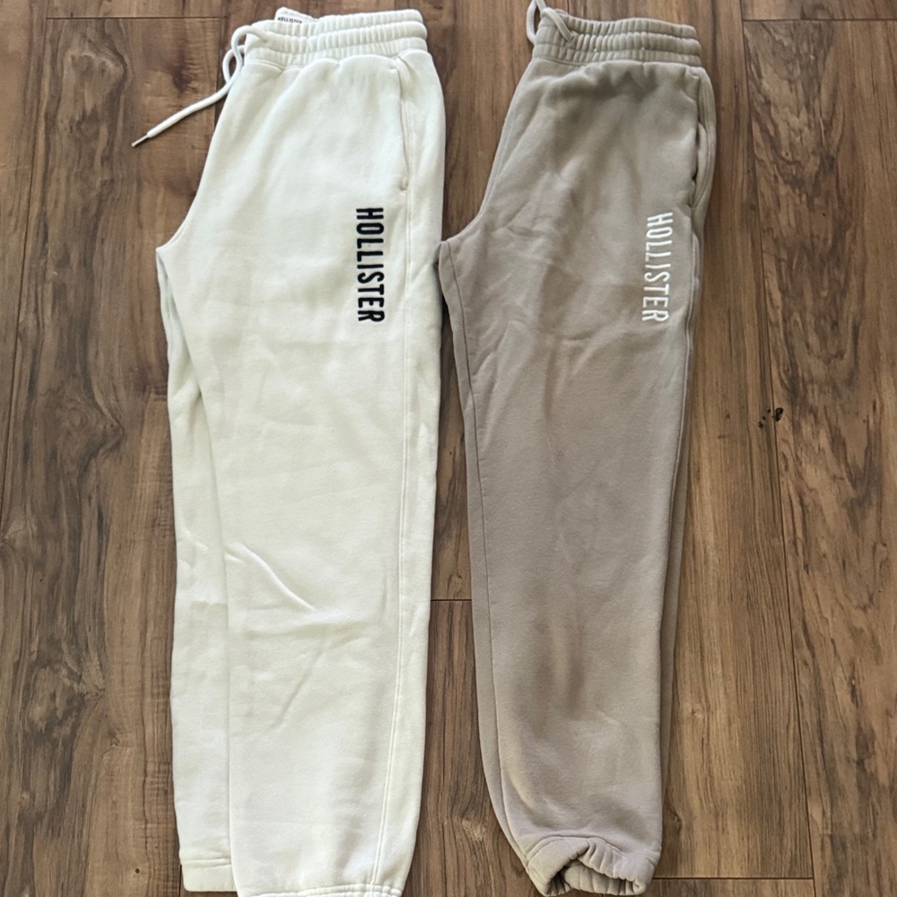Hollister women’s Fleece Joggers in Cream and Taupe XS